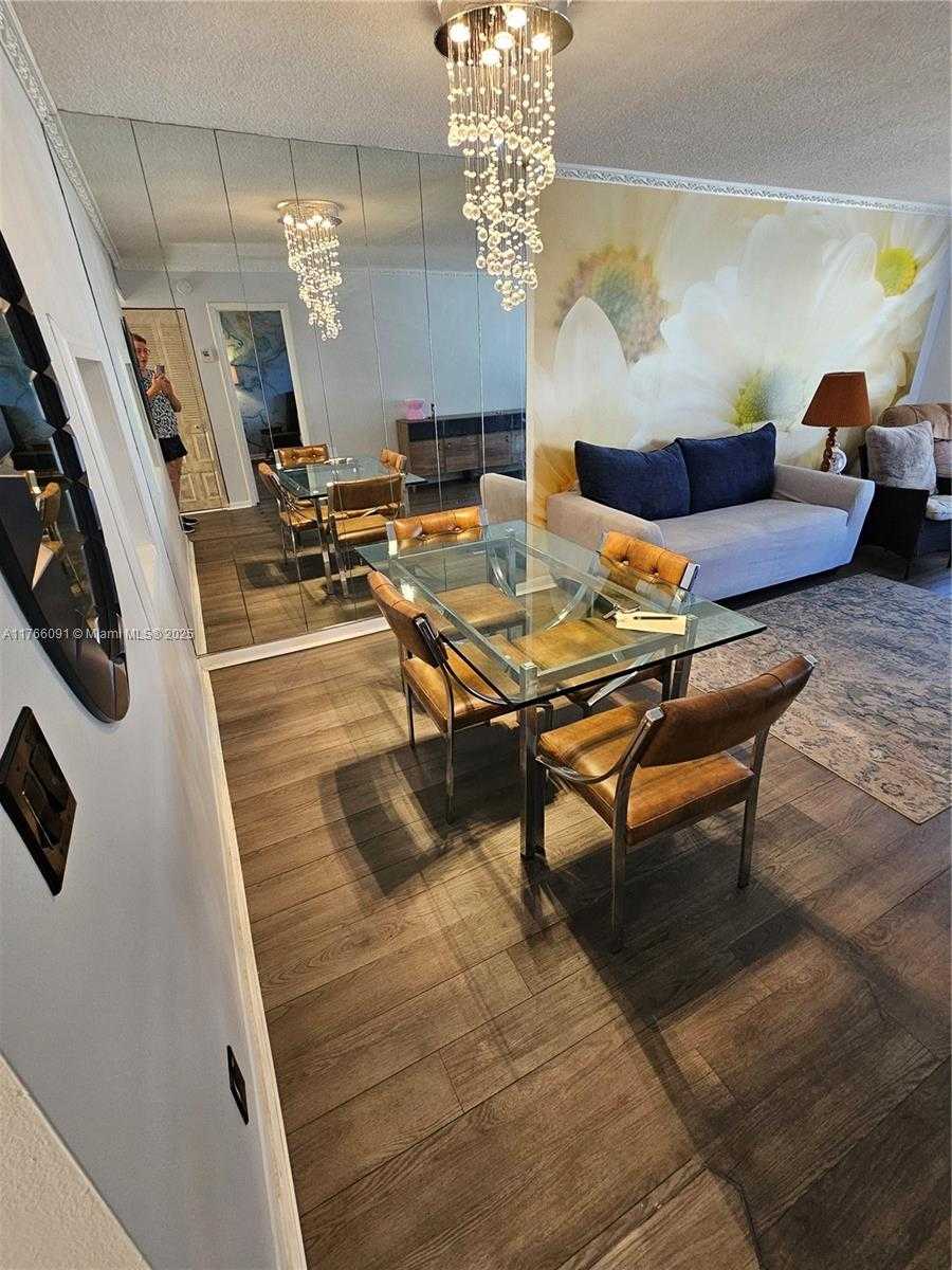 Small Image of 410 #318, Hallandale Beach Number 4