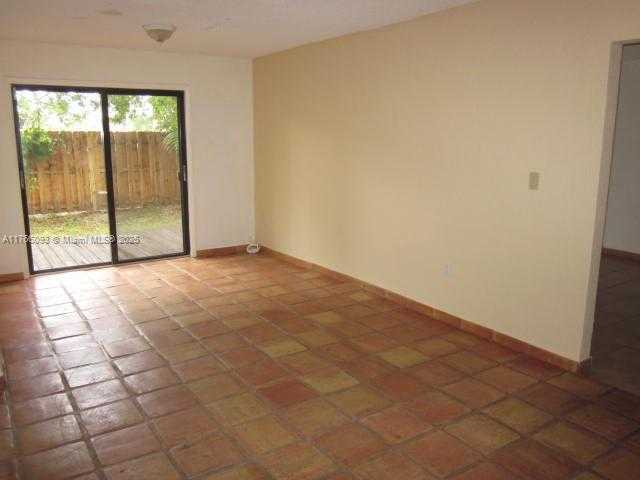 Small Image of 13224 SOUTH WEST 10 TE, Miami Number 5