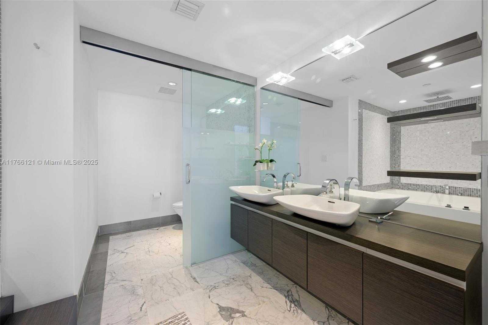 Small Image of 200 BISCAYNE WAY #4314, Miami Number 13