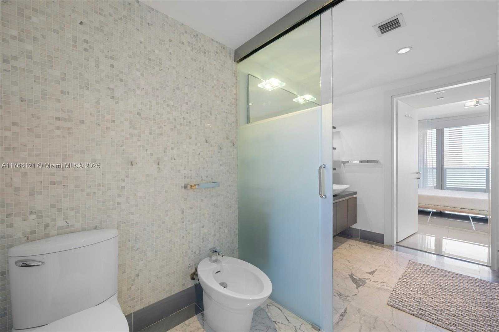 Small Image of 200 BISCAYNE WAY #4314, Miami Number 15