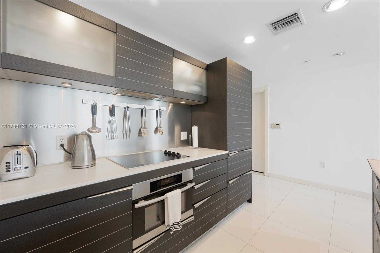 Small Image of 200 BISCAYNE WAY #4314, Miami Number 7