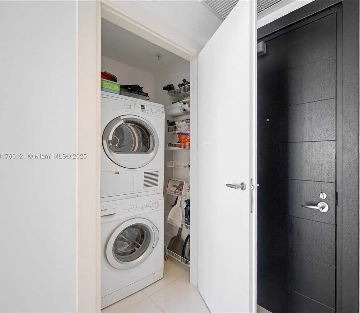 Small Image of 200 BISCAYNE WAY #4314, Miami Number 8