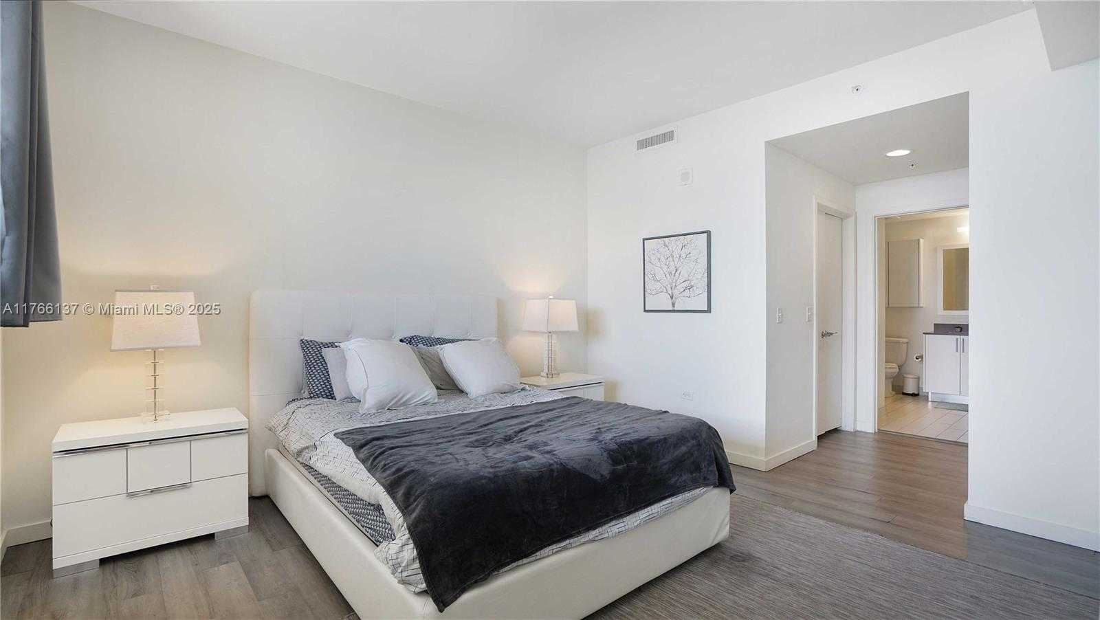 Small Image of 999 SOUTH WEST 1 AVE #2313, Miami Number 15