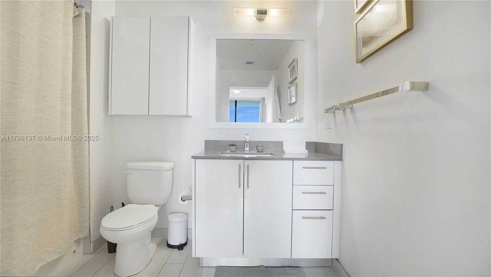 Small Image of 999 SOUTH WEST 1 AVE #2313, Miami Number 17