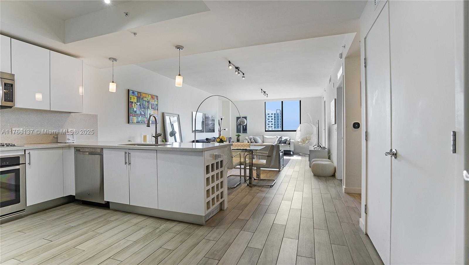 Small Image of 999 SOUTH WEST 1 AVE #2313, Miami Number 9