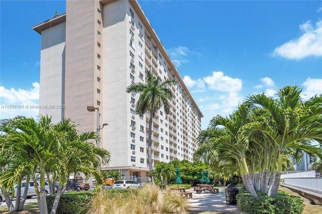 Small Image of 400 KINGS POINT DR #1229, Sunny Isles Beach Number 12