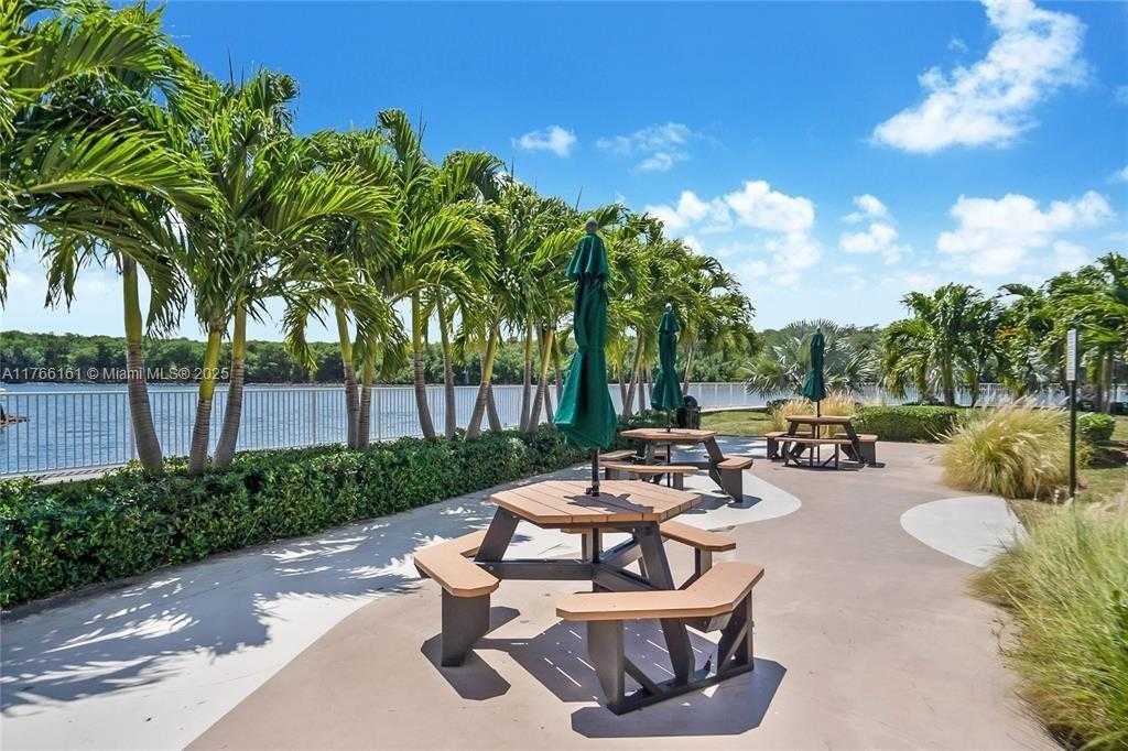 Small Image of 400 KINGS POINT DR #1229, Sunny Isles Beach Number 14