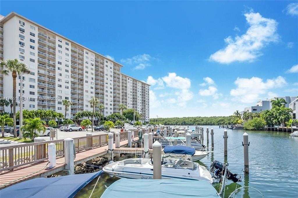Small Image of 400 KINGS POINT DR #1229, Sunny Isles Beach Number 16