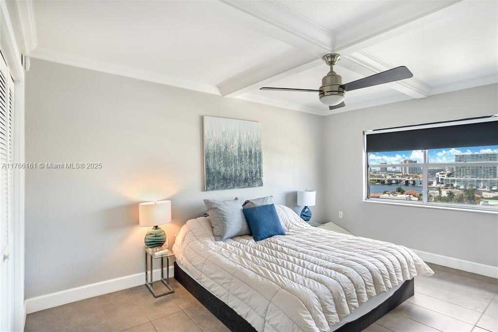 Small Image of 400 KINGS POINT DR #1229, Sunny Isles Beach Number 9