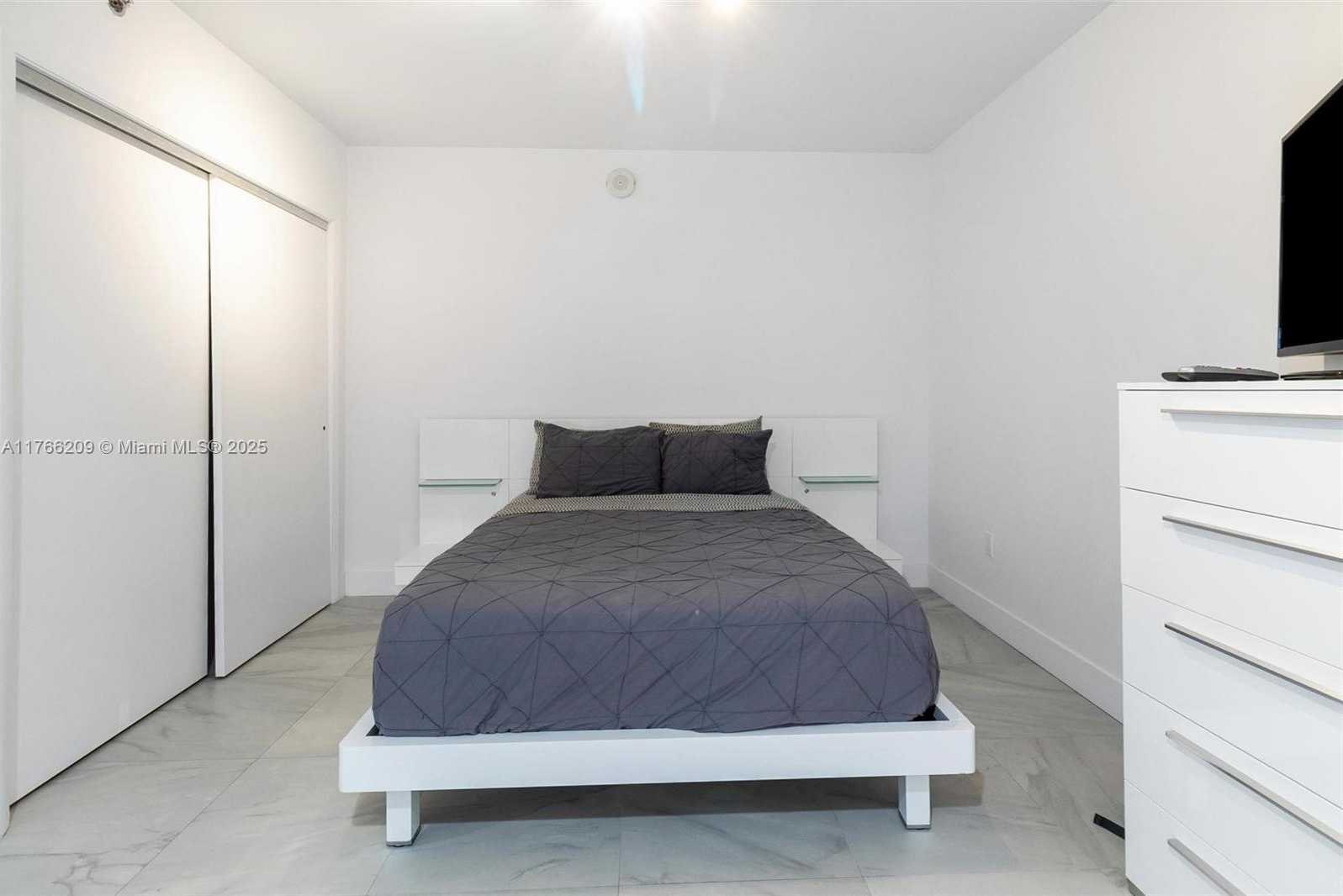 Small Image of 1830 SOUTH OCEAN DR #4705, Hallandale Beach Number 16