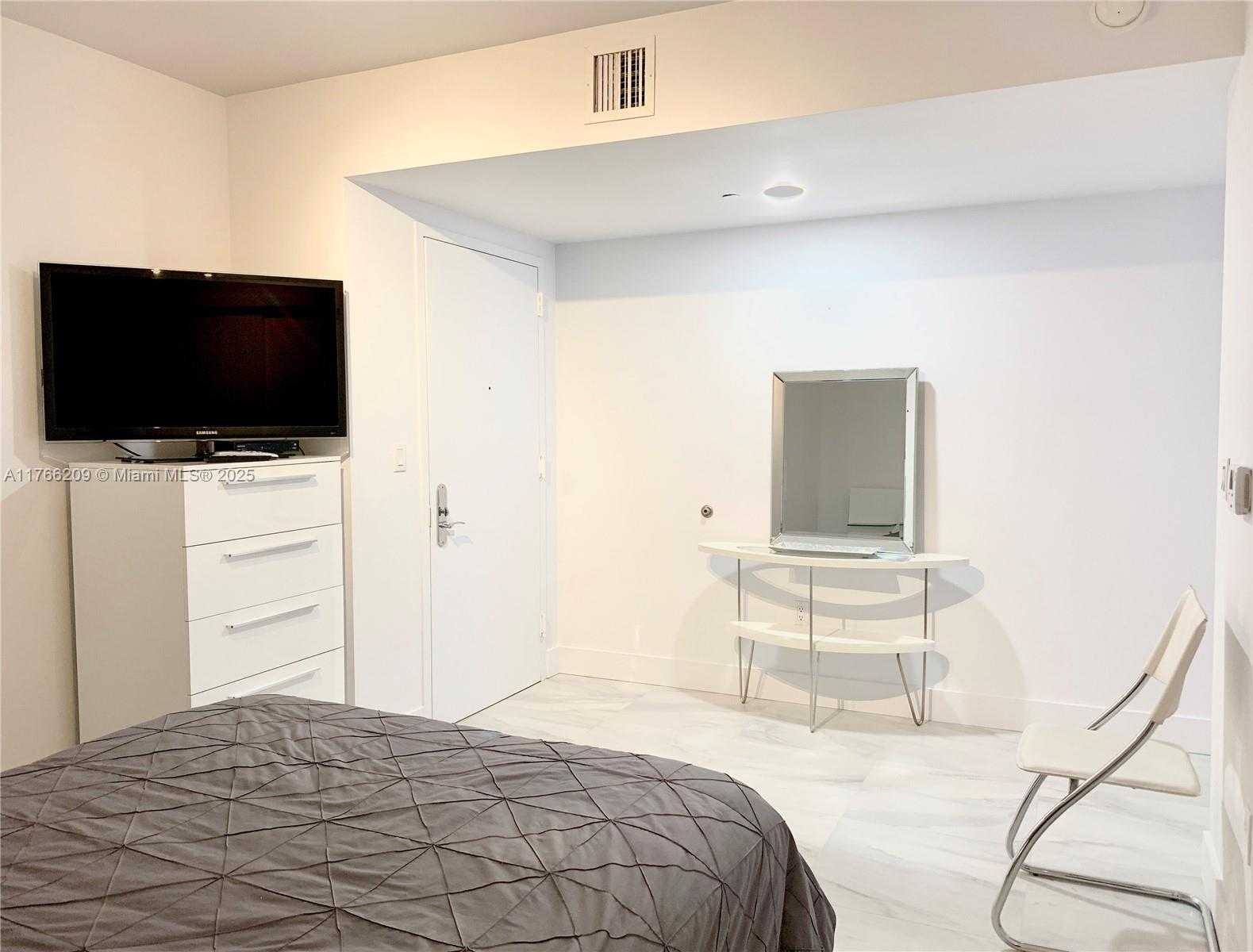 Small Image of 1830 SOUTH OCEAN DR #4705, Hallandale Beach Number 17