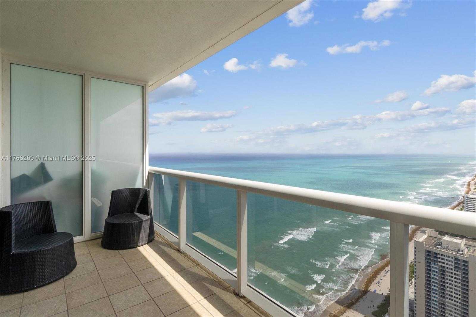 Small Image of 1830 SOUTH OCEAN DR #4705, Hallandale Beach Number 3