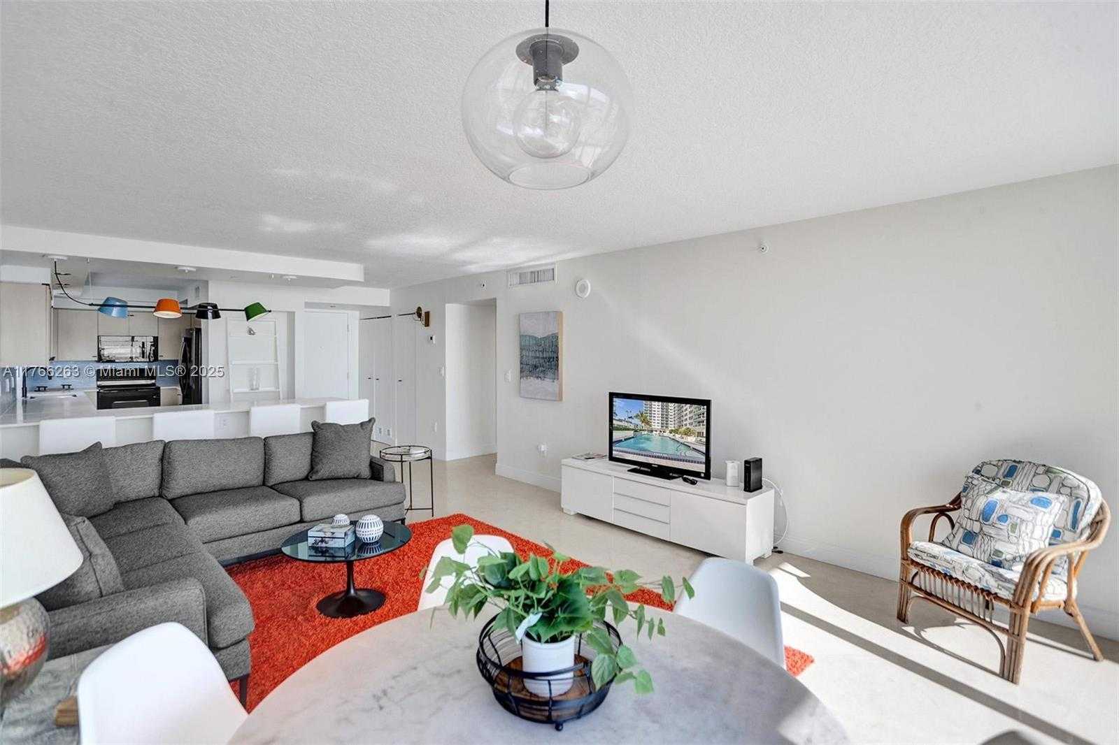 Small Image of 6917 COLLINS AVE #915, Miami Beach Number 11