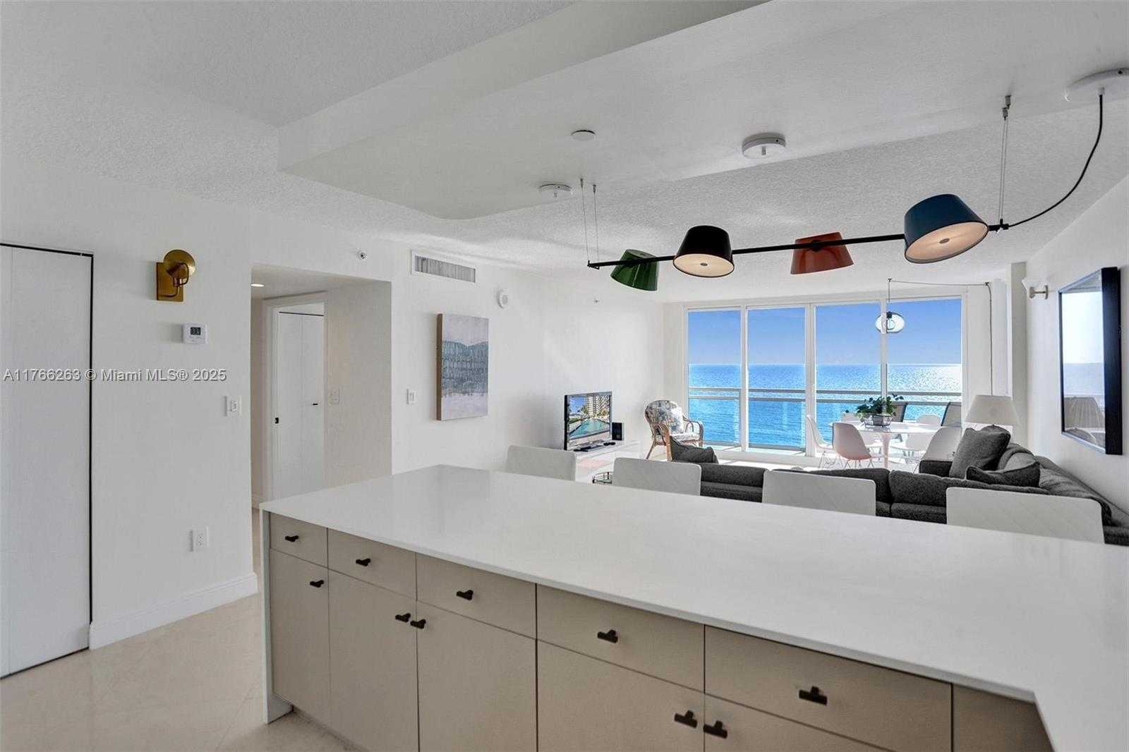 Small Image of 6917 COLLINS AVE #915, Miami Beach Number 16