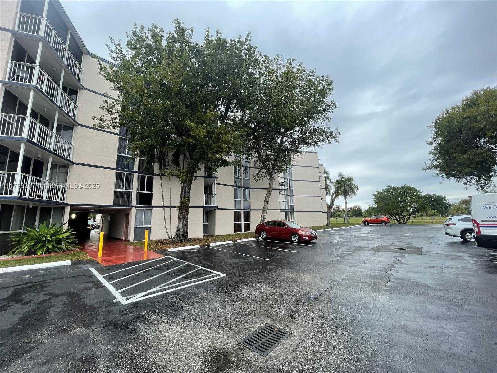 Small Image of 6995 NORTH WEST 186TH ST #E308, Hialeah Number 2