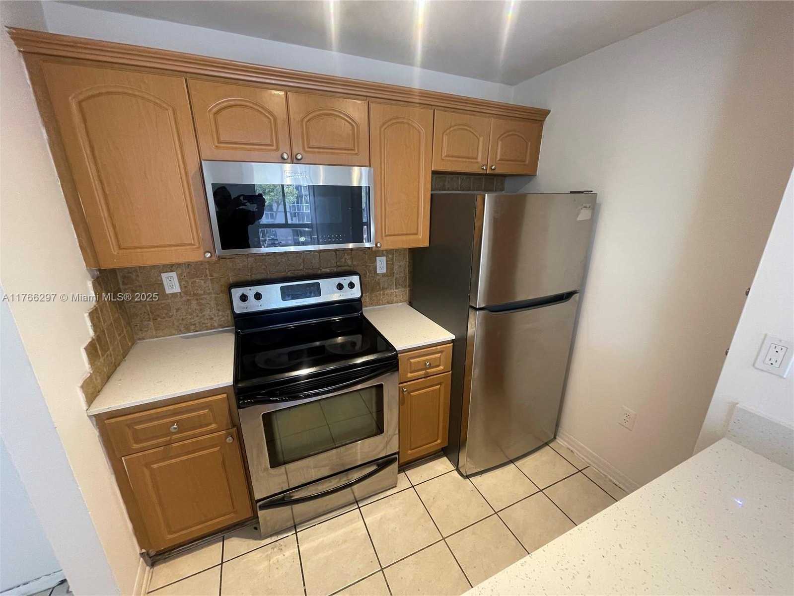 Small Image of 6995 NORTH WEST 186TH ST #E308, Hialeah Number 4