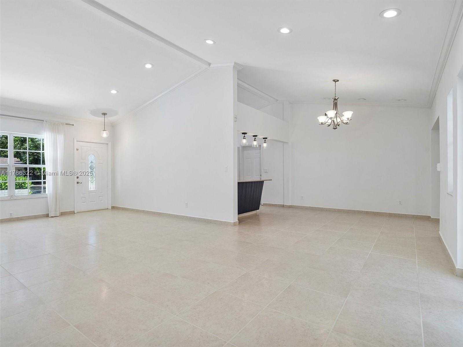 Small Image of 731 SISTINA AV, Coral Gables Number 11
