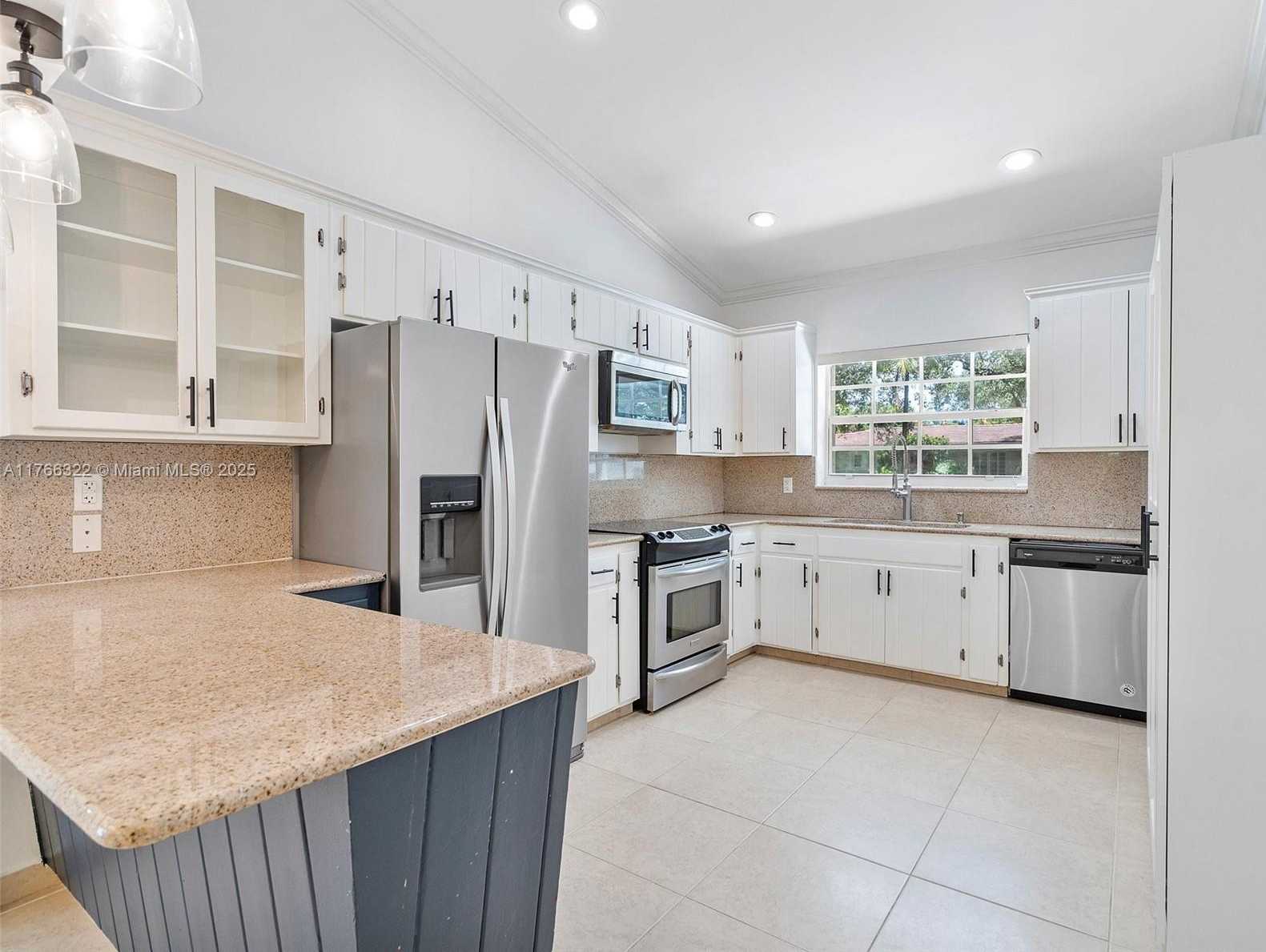 Small Image of 731 SISTINA AV, Coral Gables Number 12
