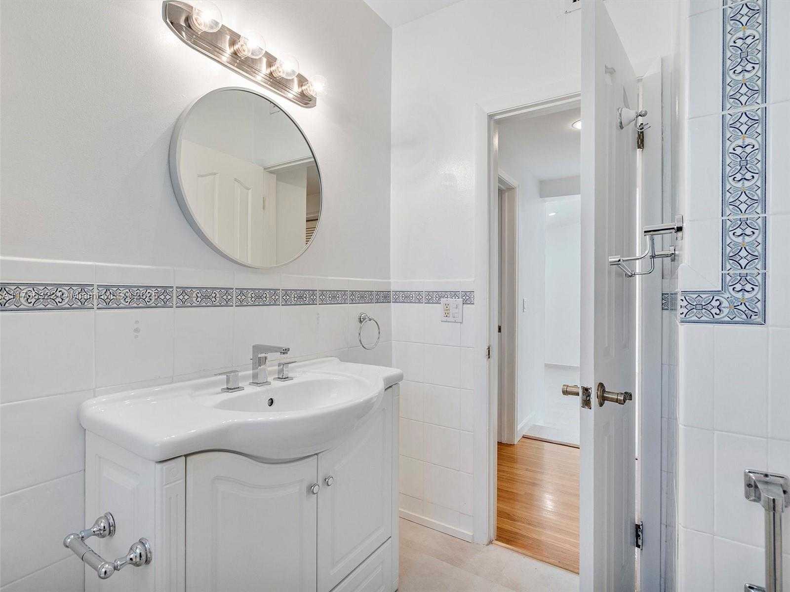 Small Image of 731 SISTINA AV, Coral Gables Number 13