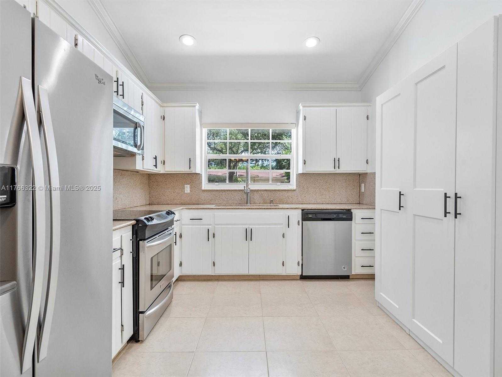 Small Image of 731 SISTINA AV, Coral Gables Number 20