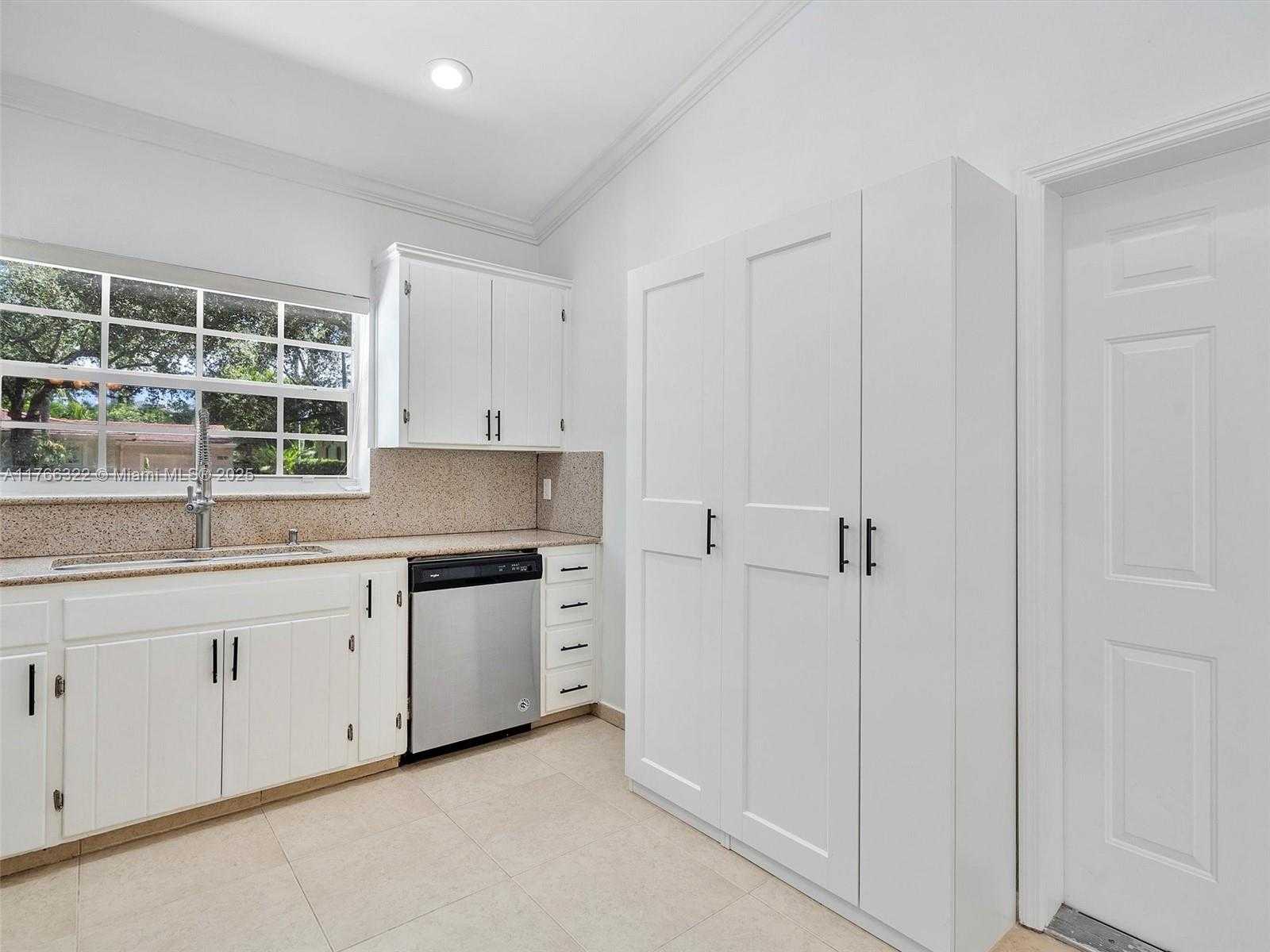 Small Image of 731 SISTINA AV, Coral Gables Number 22