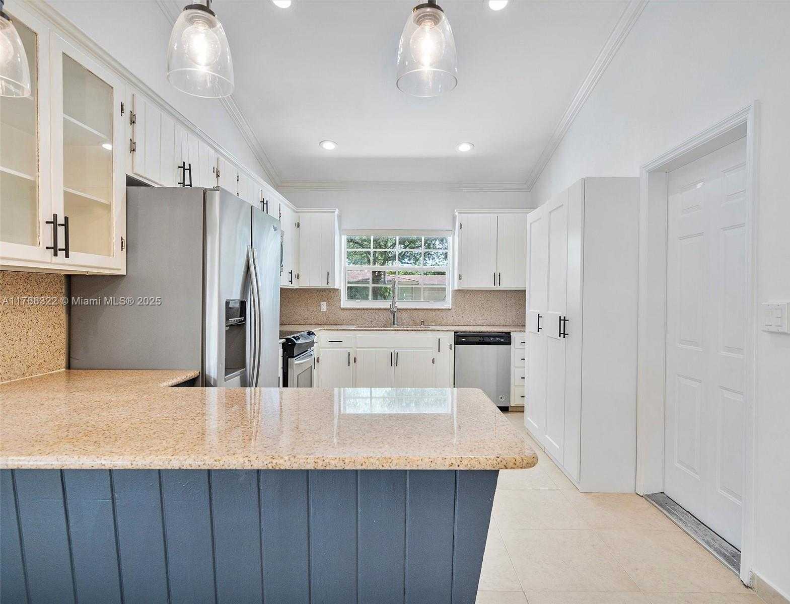 Small Image of 731 SISTINA AV, Coral Gables Number 27