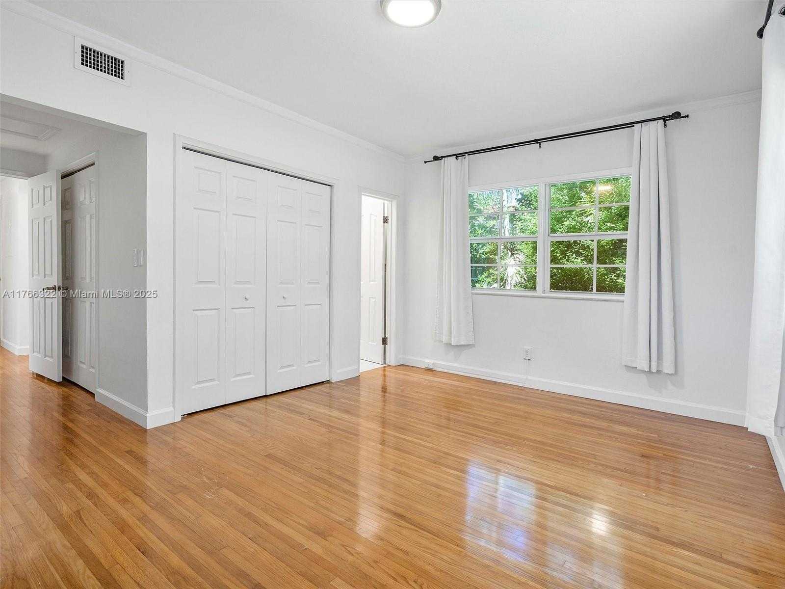 Small Image of 731 SISTINA AV, Coral Gables Number 31