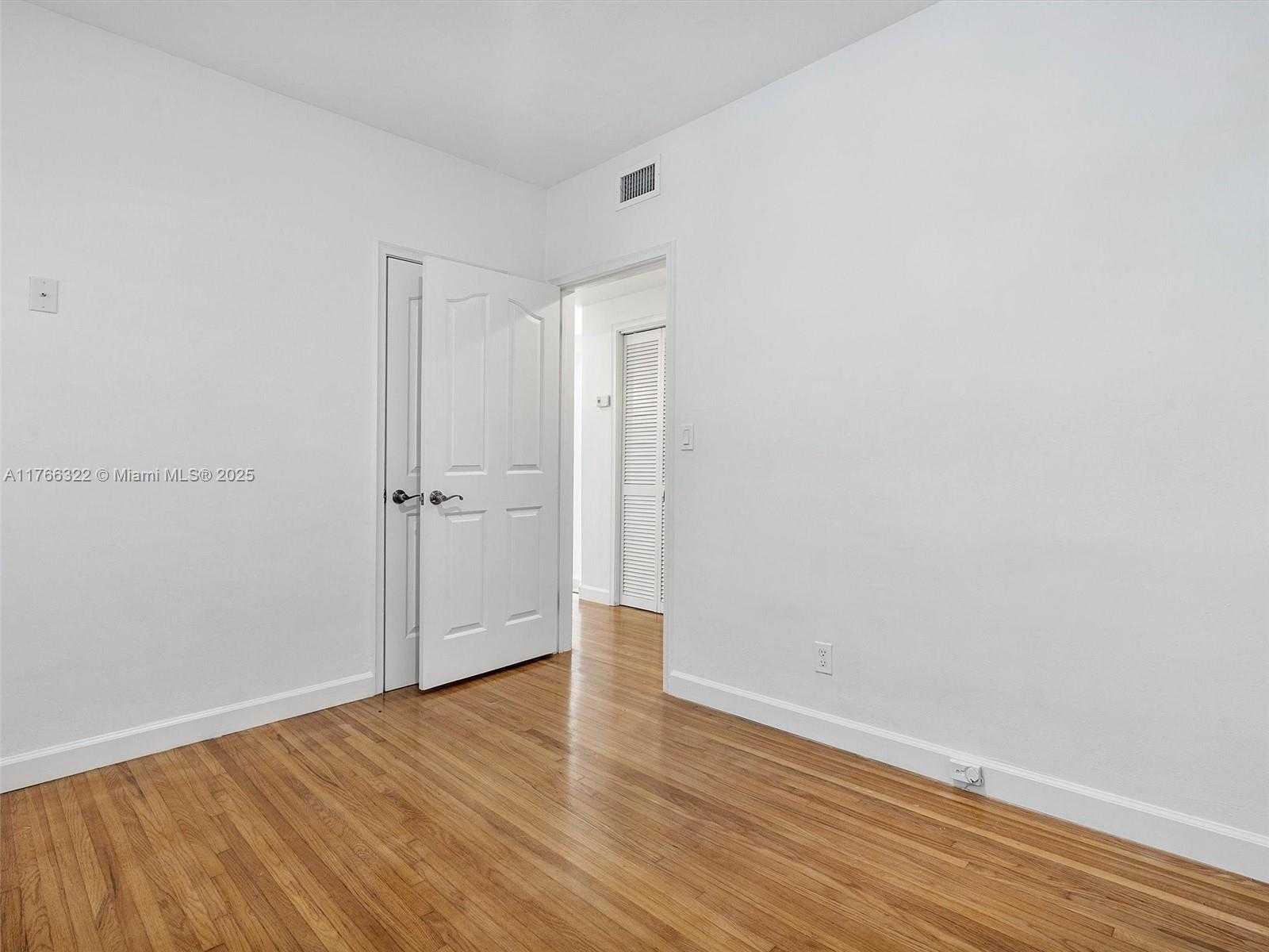 Small Image of 731 SISTINA AV, Coral Gables Number 33