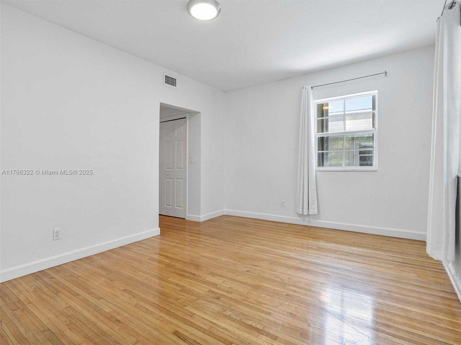 Small Image of 731 SISTINA AV, Coral Gables Number 36