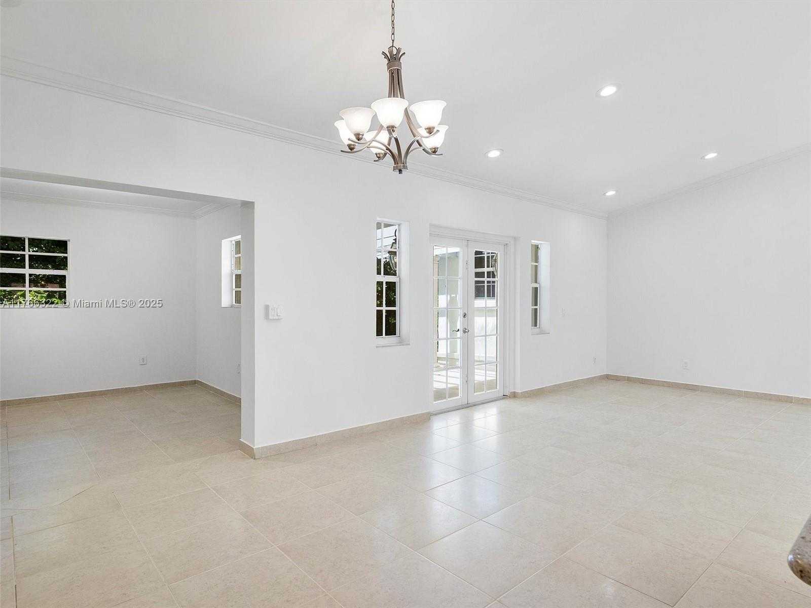 Small Image of 731 SISTINA AV, Coral Gables Number 4