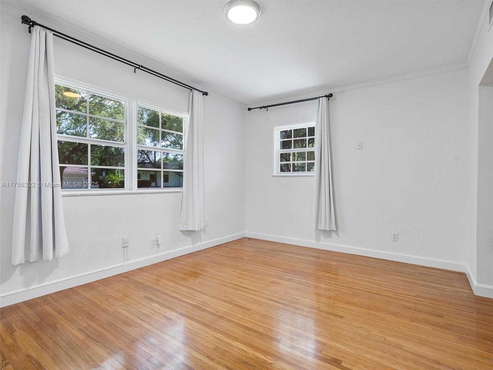 Small Image of 731 SISTINA AV, Coral Gables Number 5