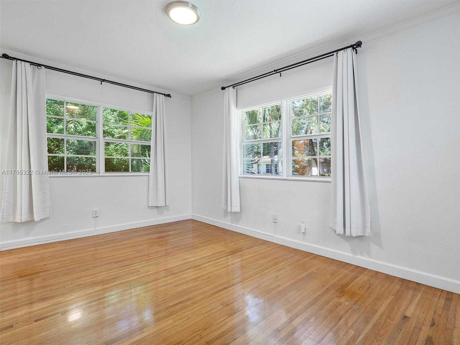 Small Image of 731 SISTINA AV, Coral Gables Number 6