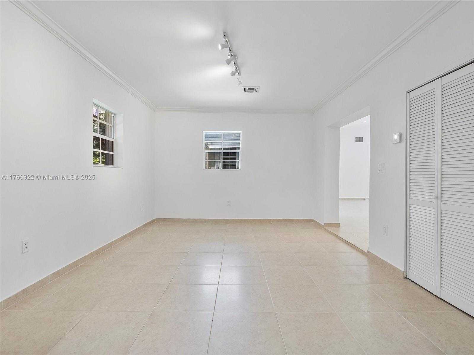 Small Image of 731 SISTINA AV, Coral Gables Number 9
