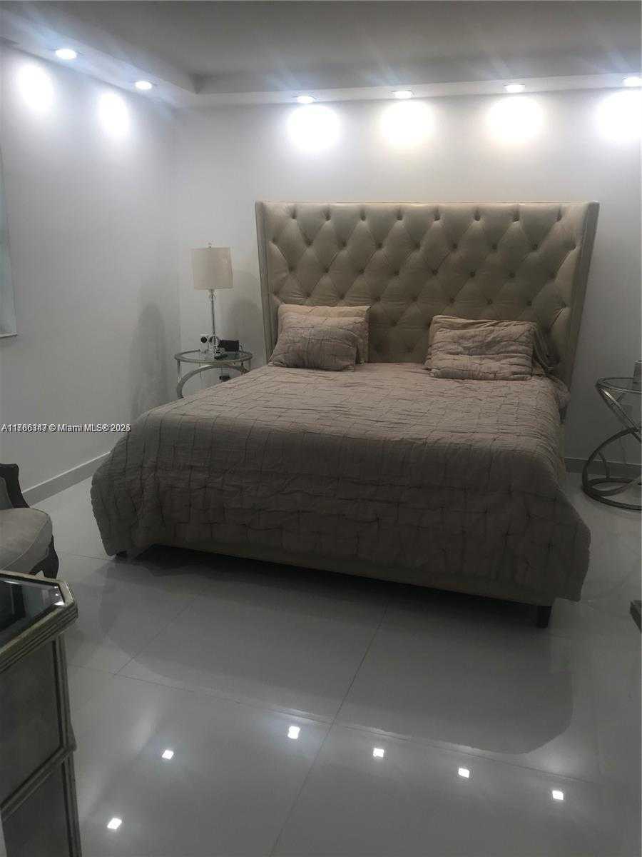 Small Image of 10185 COLLINS AVE #516, Bal Harbour Number 3