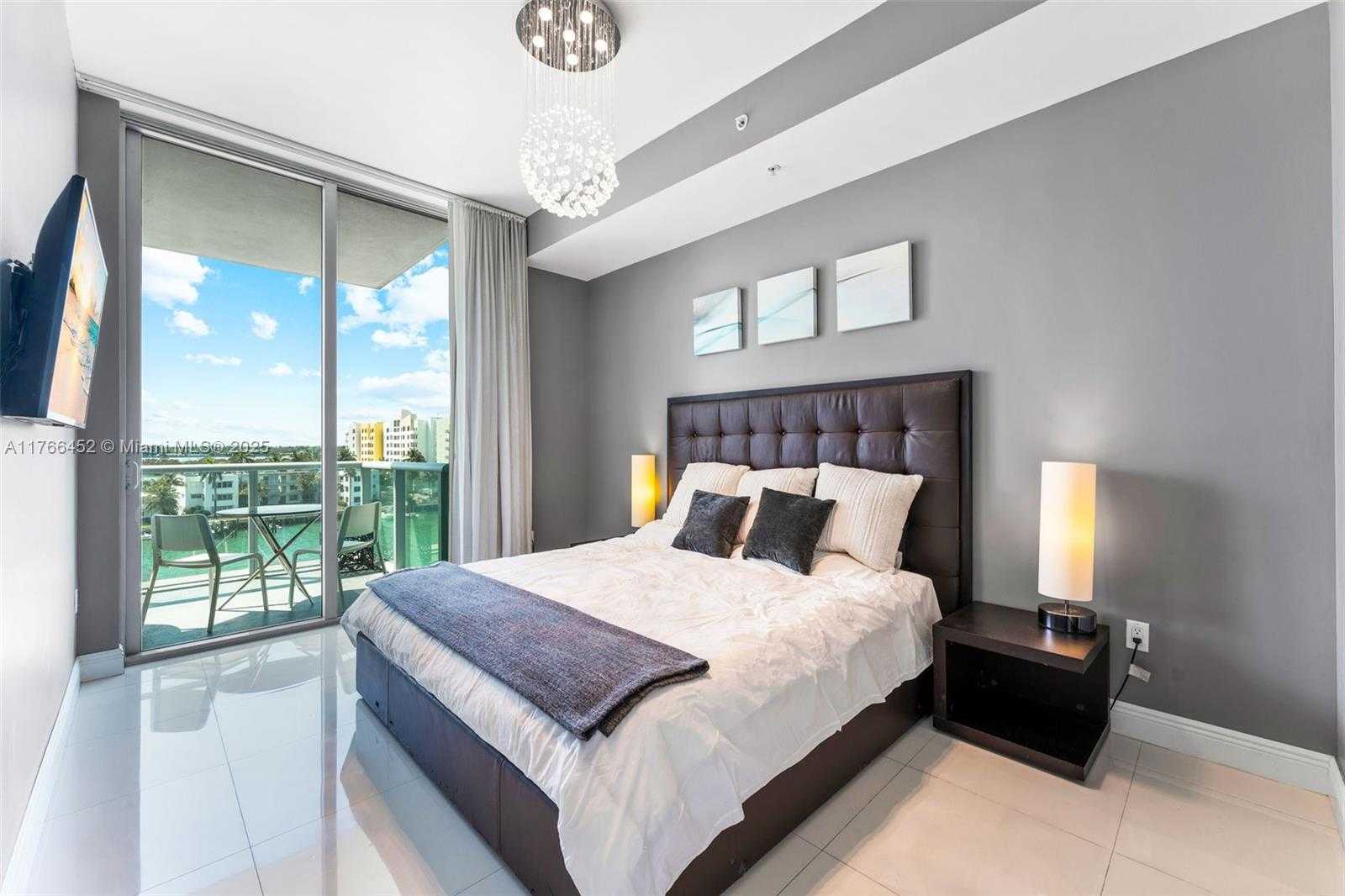 Small Image of 7930 EAST DR #607, North Bay Village Number 13
