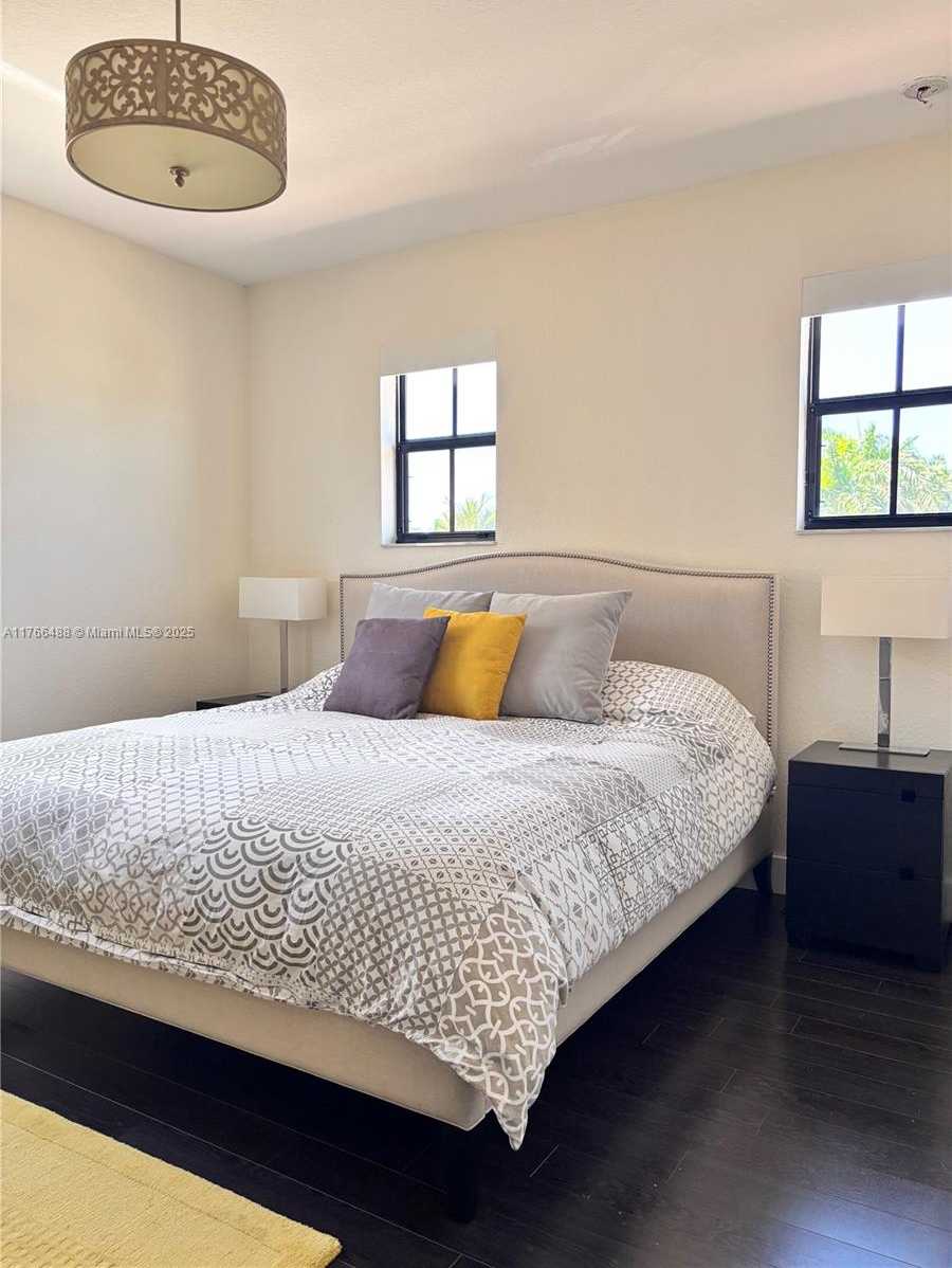 Small Image of 8895 NORTH WEST 99TH CT, Doral Number 12
