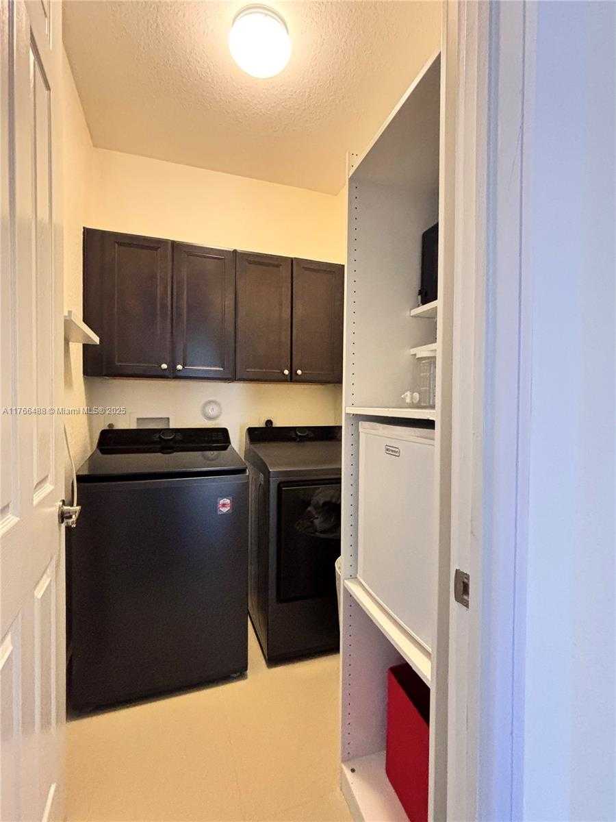 Small Image of 8895 NORTH WEST 99TH CT, Doral Number 16