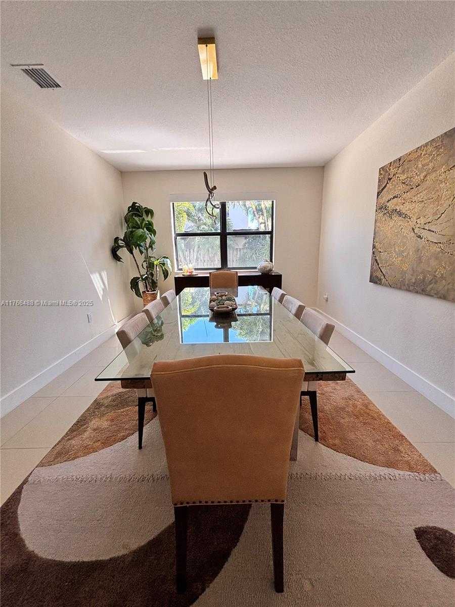 Small Image of 8895 NORTH WEST 99TH CT, Doral Number 5