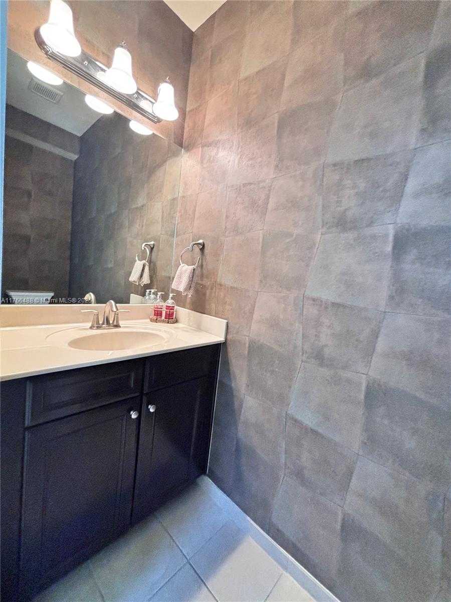 Small Image of 8895 NORTH WEST 99TH CT, Doral Number 7