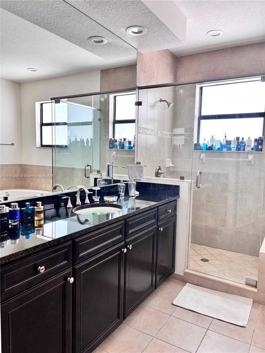 Small Image of 8895 NORTH WEST 99TH CT, Doral Number 9