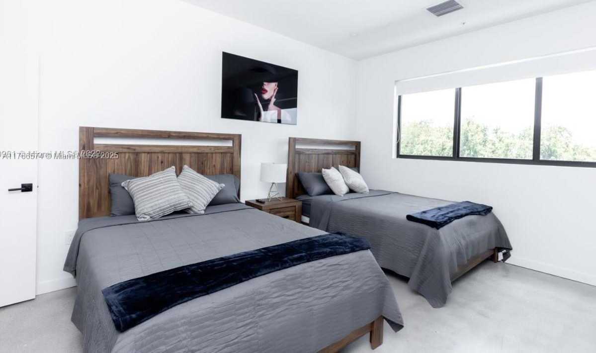 Small Image of 7107 NORTH EAST 4TH CT #4, Miami Number 20