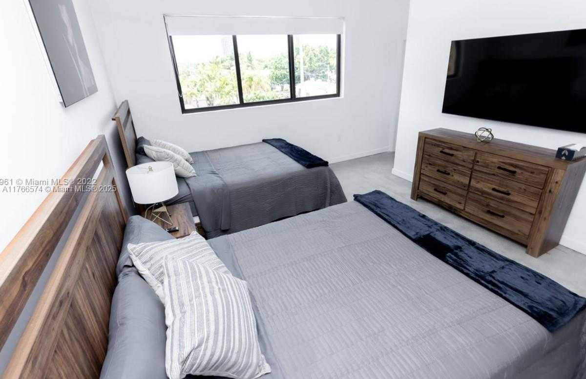 Small Image of 7107 NORTH EAST 4TH CT #4, Miami Number 21