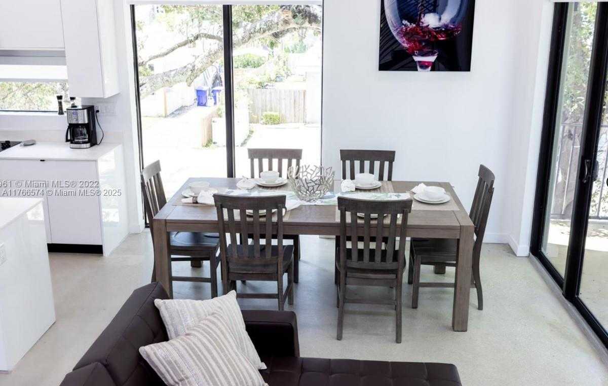 Small Image of 7107 NORTH EAST 4TH CT #4, Miami Number 32