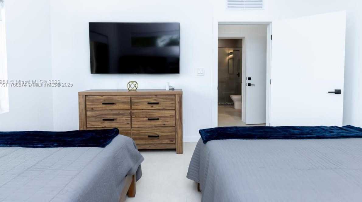 Small Image of 7107 NORTH EAST 4TH CT #4, Miami Number 47