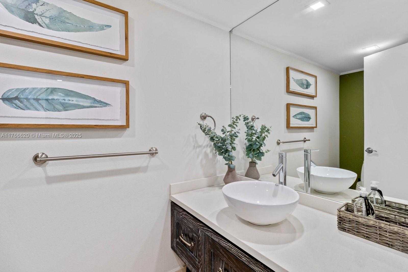 Small Image of 520 BRICKELL KEY DR #A307, Miami Number 27