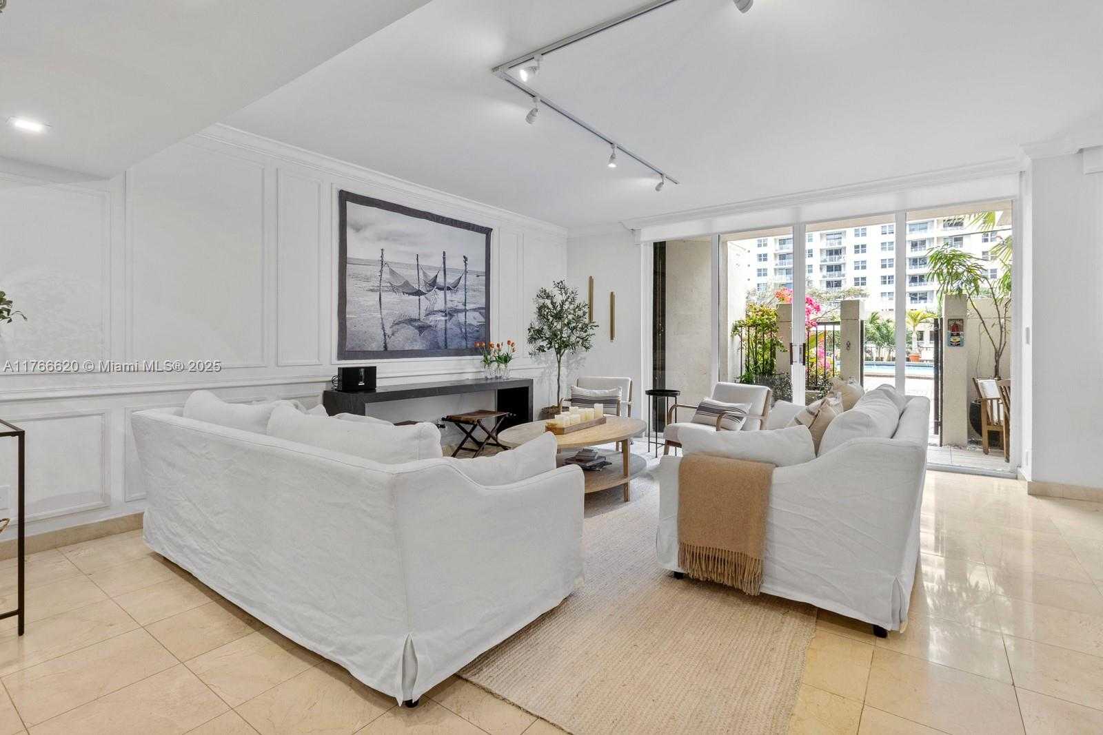 Small Image of 520 BRICKELL KEY DR #A307, Miami Number 3