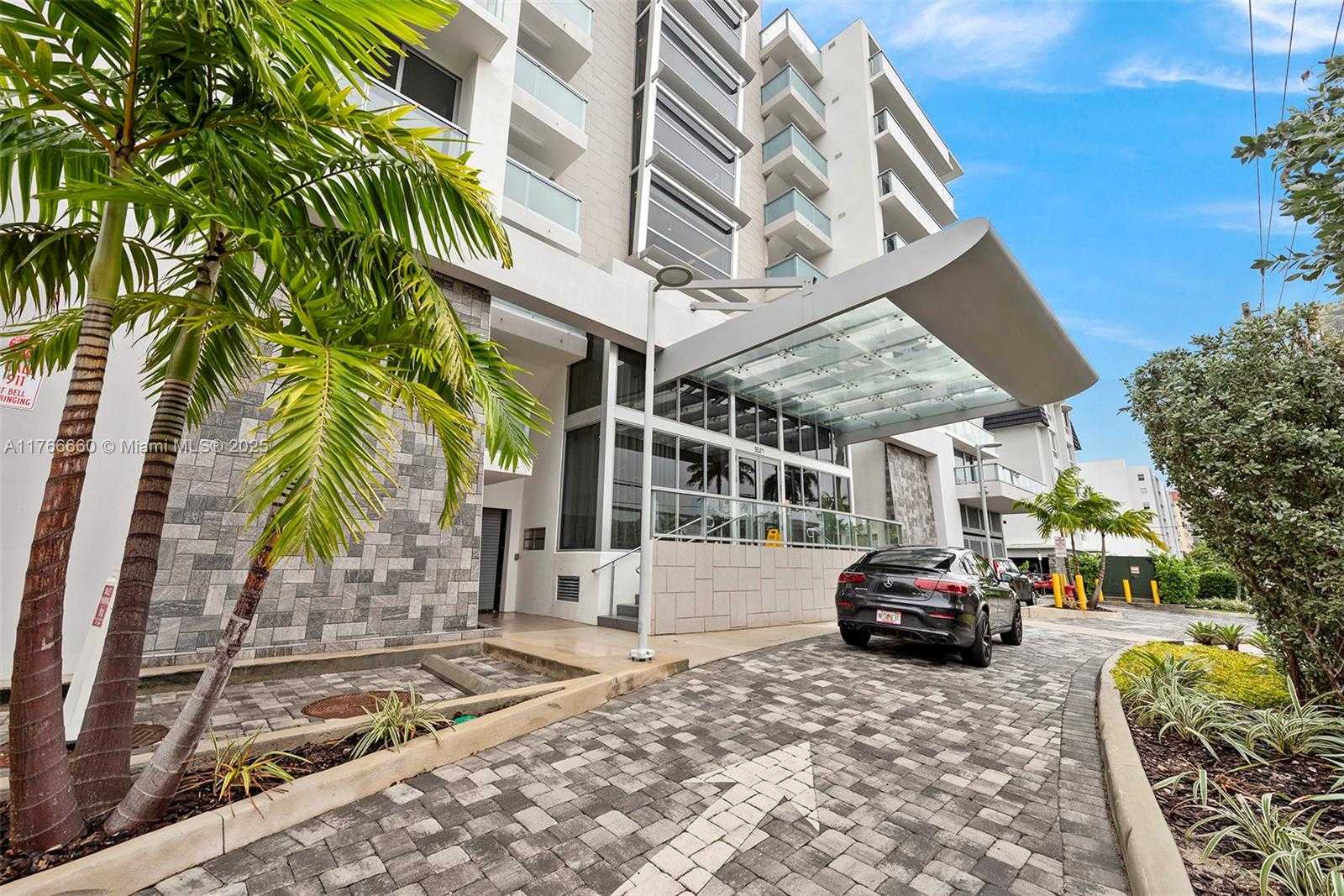 Small Image of 9521 EAST BAY HARBOR DR #905, Bay Harbor Islands Number 52