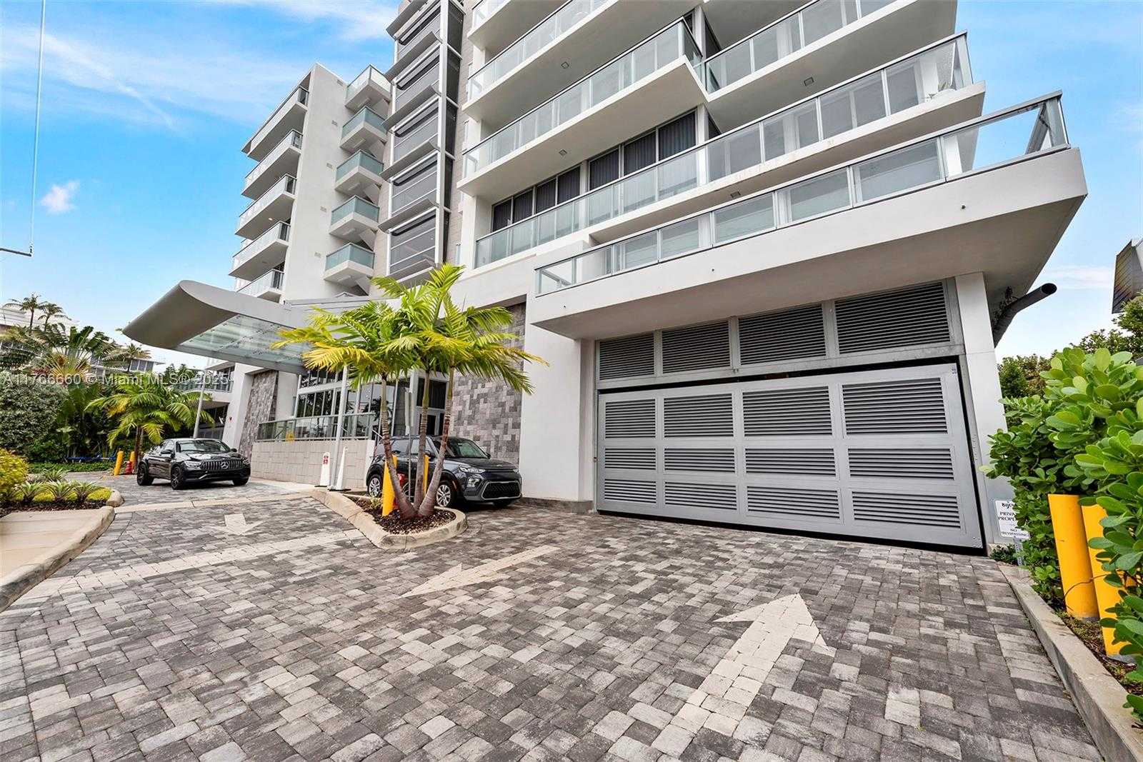 Small Image of 9521 EAST BAY HARBOR DR #905, Bay Harbor Islands Number 53