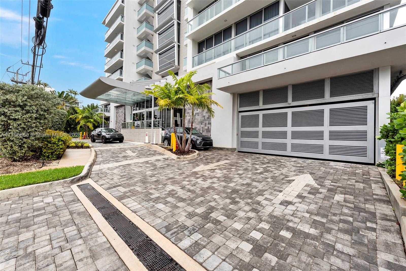Small Image of 9521 EAST BAY HARBOR DR #905, Bay Harbor Islands Number 54