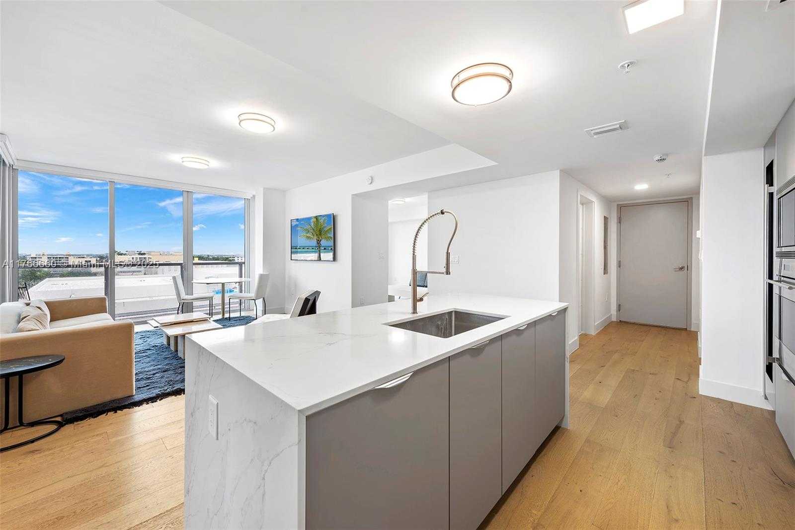 Small Image of 9521 EAST BAY HARBOR DR #905, Bay Harbor Islands Number 6